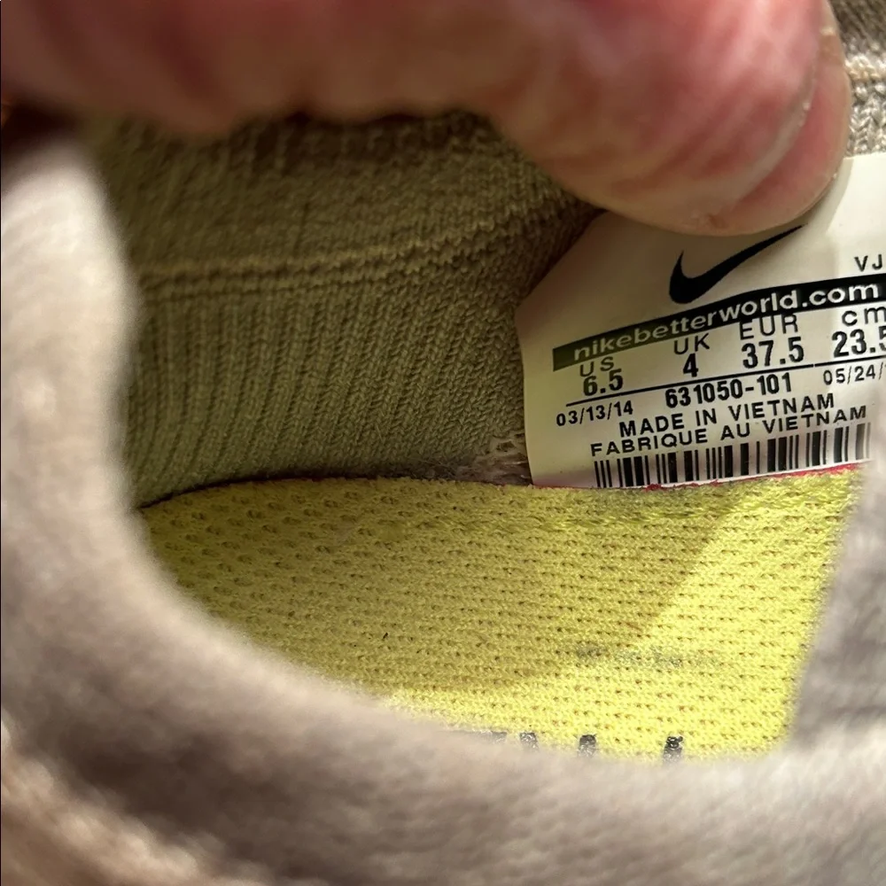 Nike Free 4.0 Flyknit. Size 6.5.  Gray.  Worn once - Picture 3 of 5